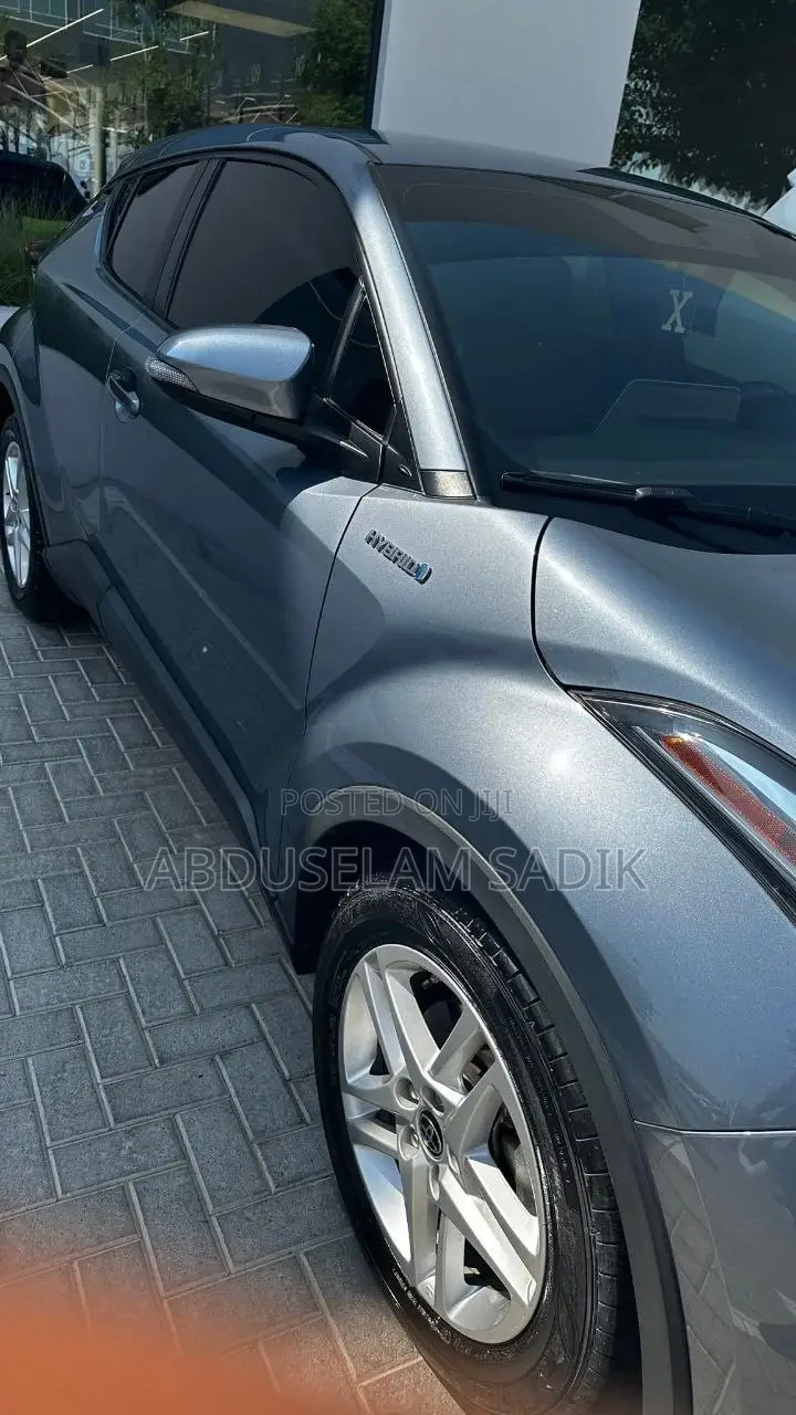 New Toyota C-HR 2024 Gray
