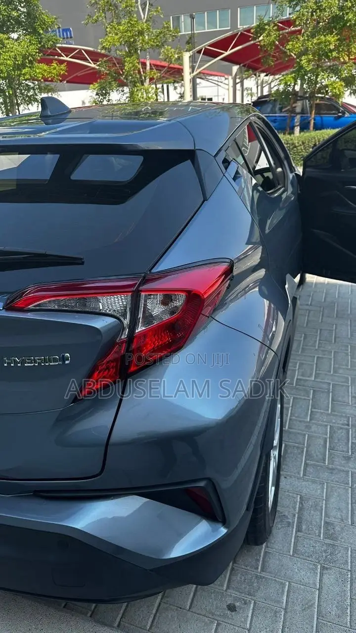 New Toyota C-HR 2024 Gray