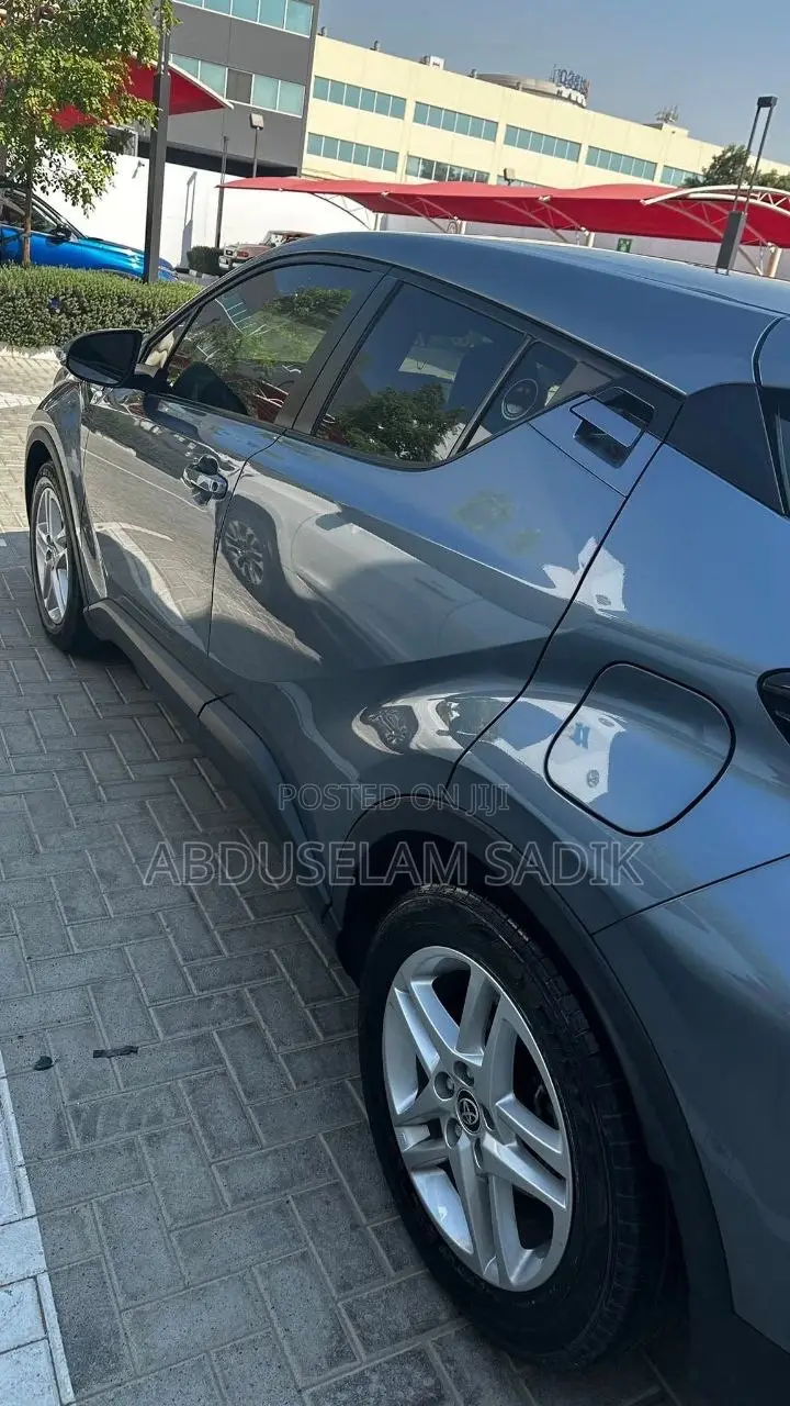 New Toyota C-HR 2024 Gray