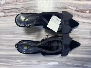 Photo - Zara Black Heel Shoes With Bow