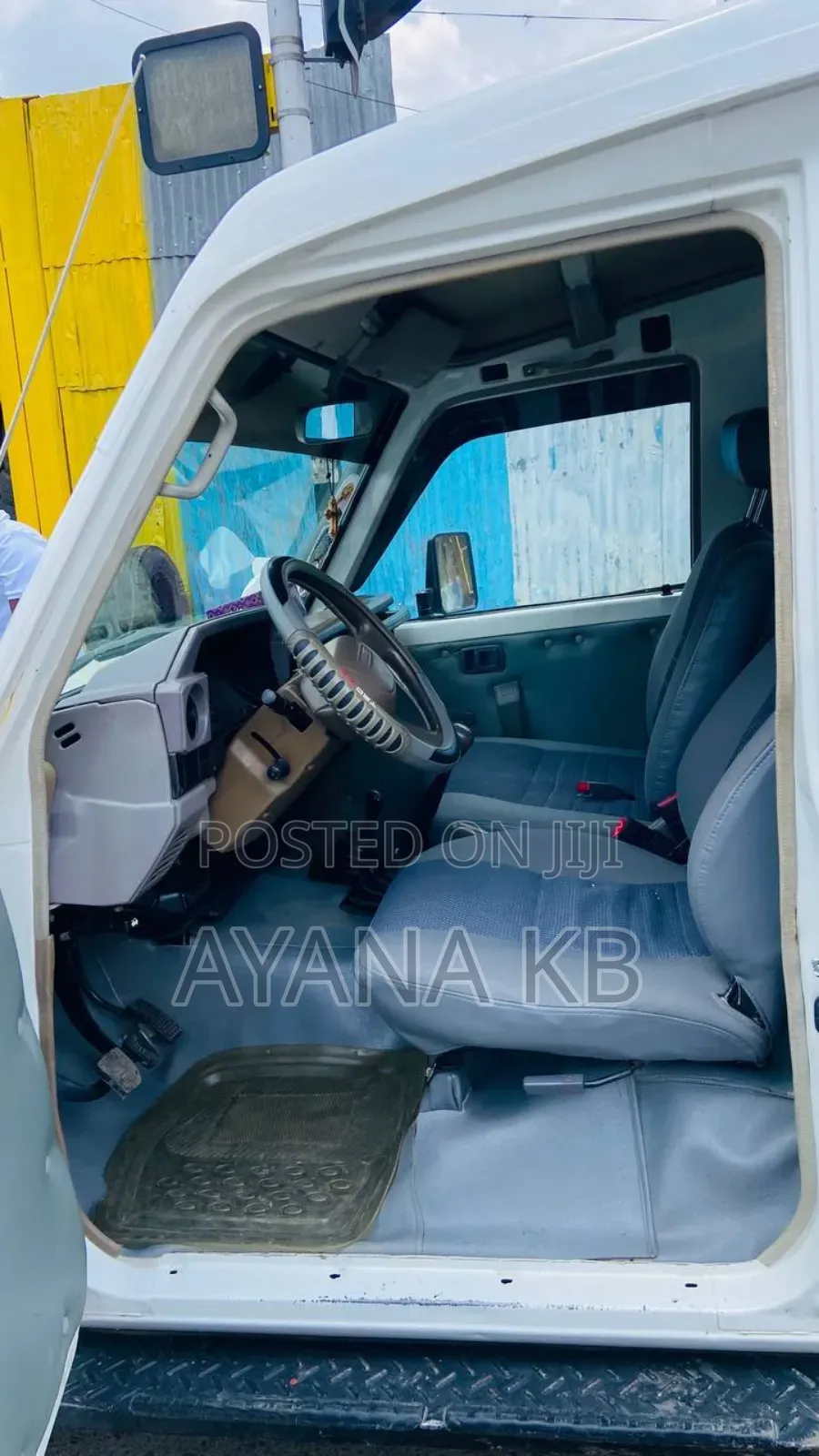 Toyota Land Cruiser 2002 White