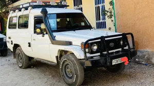 Photo - Toyota Land Cruiser 2002 White