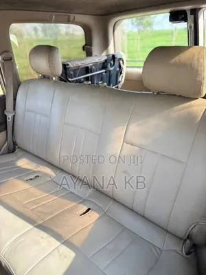 Toyota Land Cruiser 2001 White