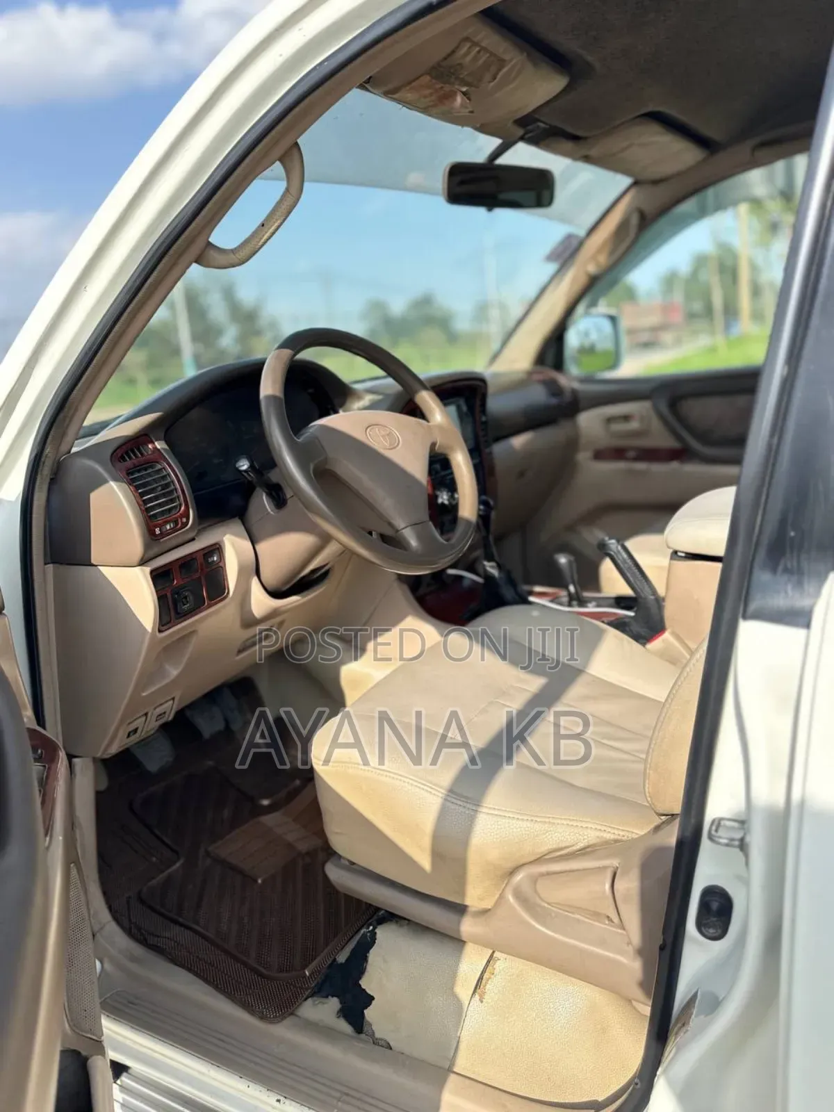 Toyota Land Cruiser 2001 White