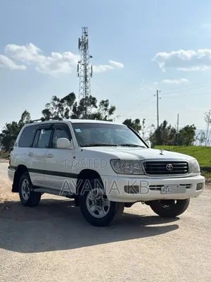 Toyota Land Cruiser 2001 White