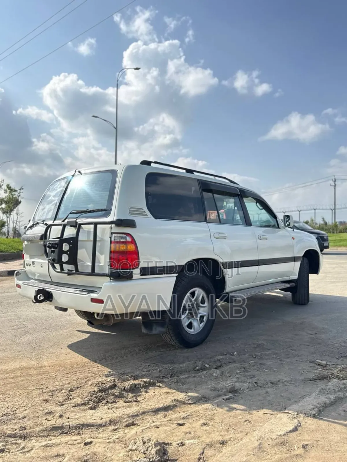 Toyota Land Cruiser 2001 White