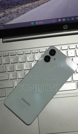 Photo - New Samsung Galaxy A06 128 GB White