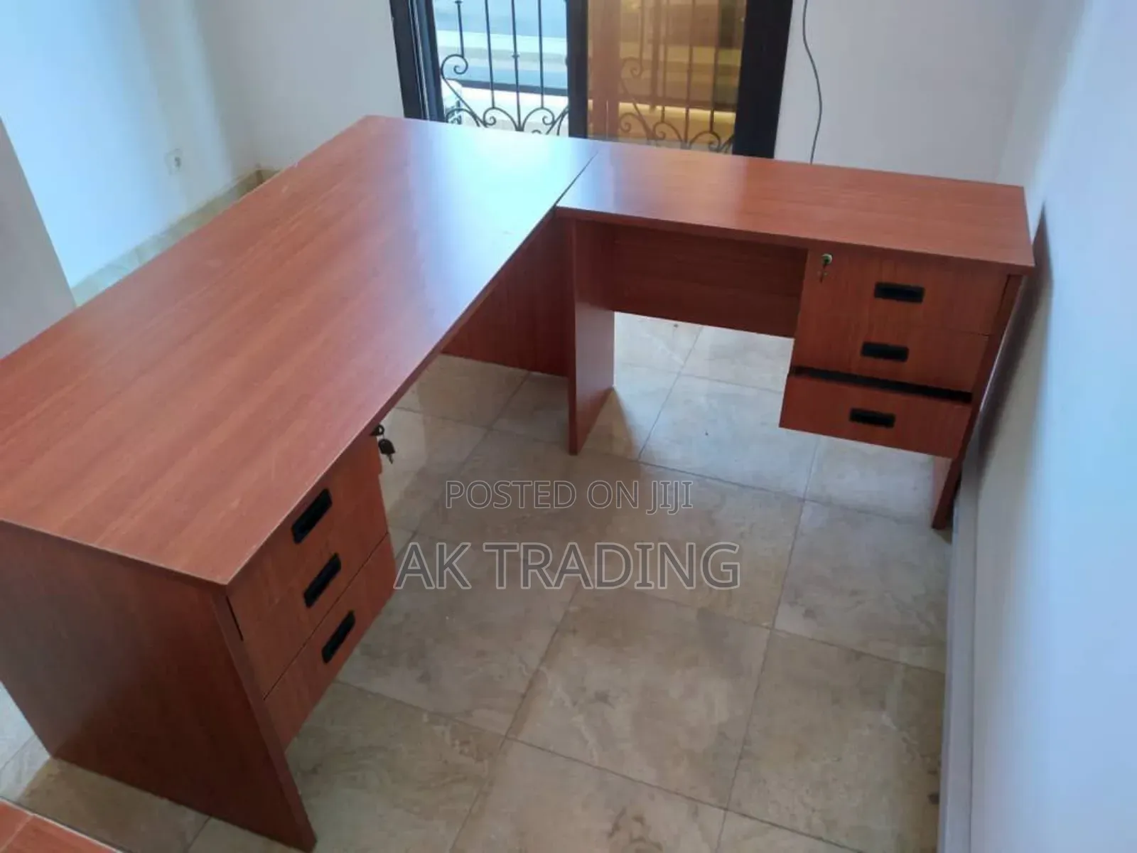 L Shape Manager Table