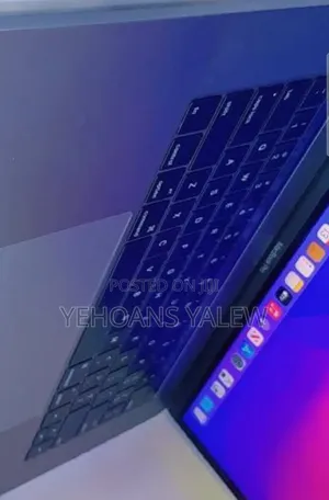 New Laptop Apple MacBook Pro 2017 16GB Intel Core I7 SSD 512GB