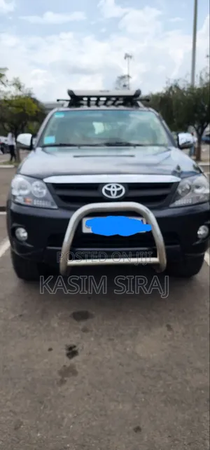 Photo - Toyota Fortuner 2.7 RWD 2006 Black