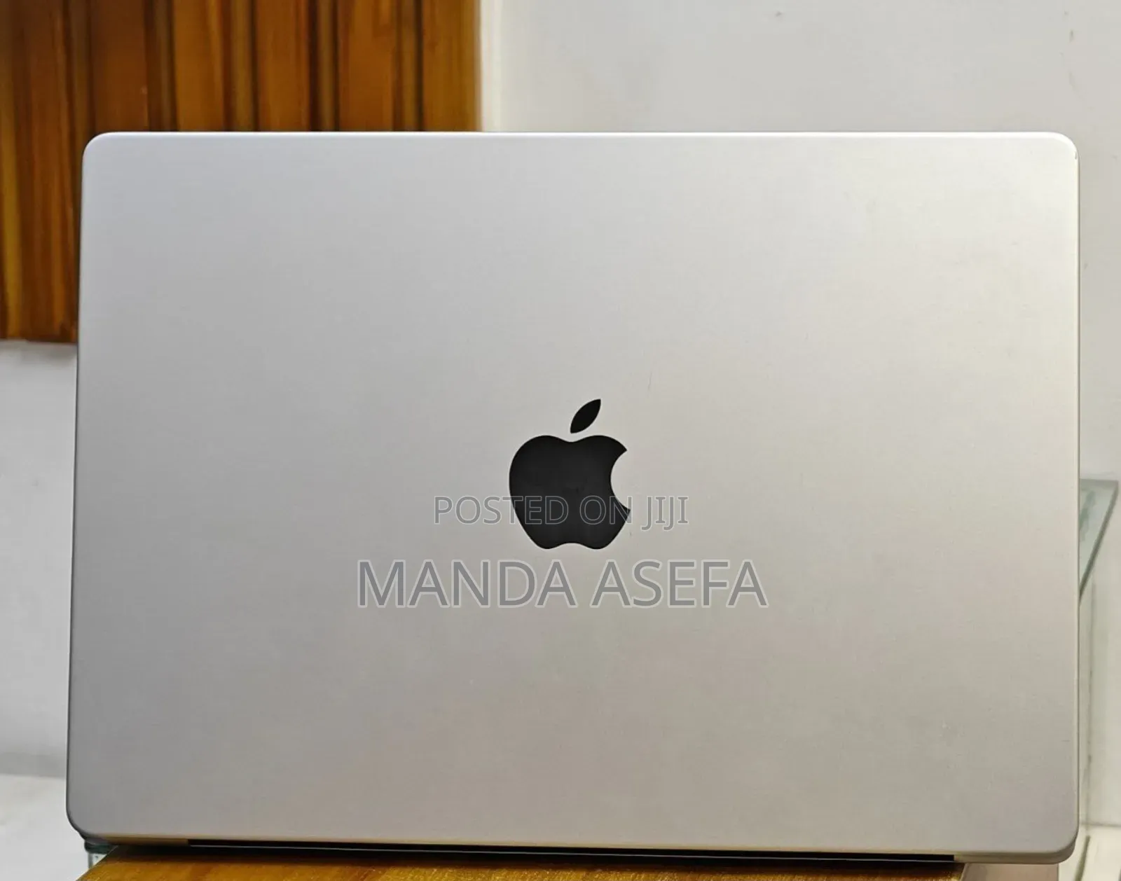 New Laptop Apple MacBook Pro M1 16GB Apple M1 Pro SSD 1T