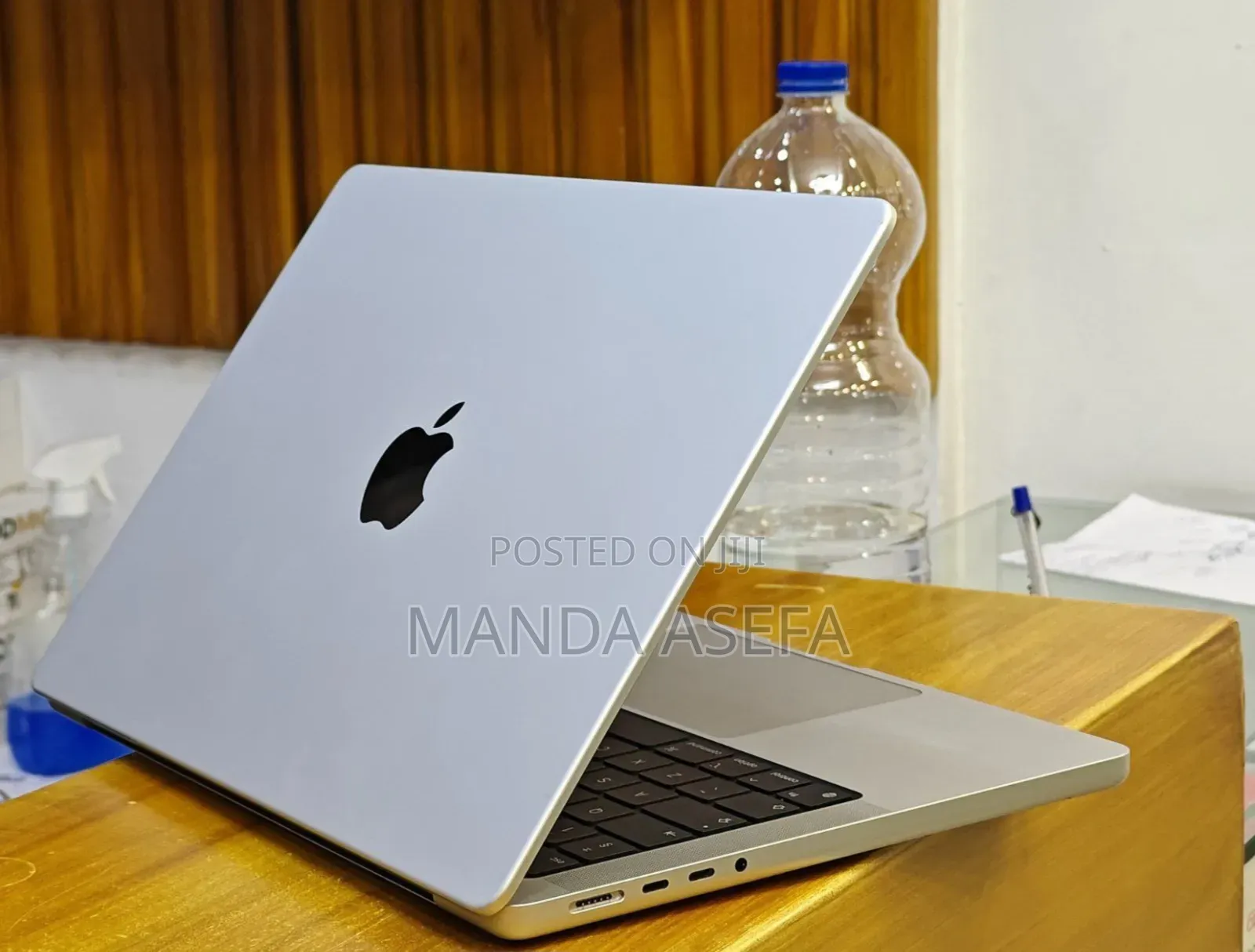 New Laptop Apple MacBook Pro M1 16GB Apple M1 Pro SSD 1T