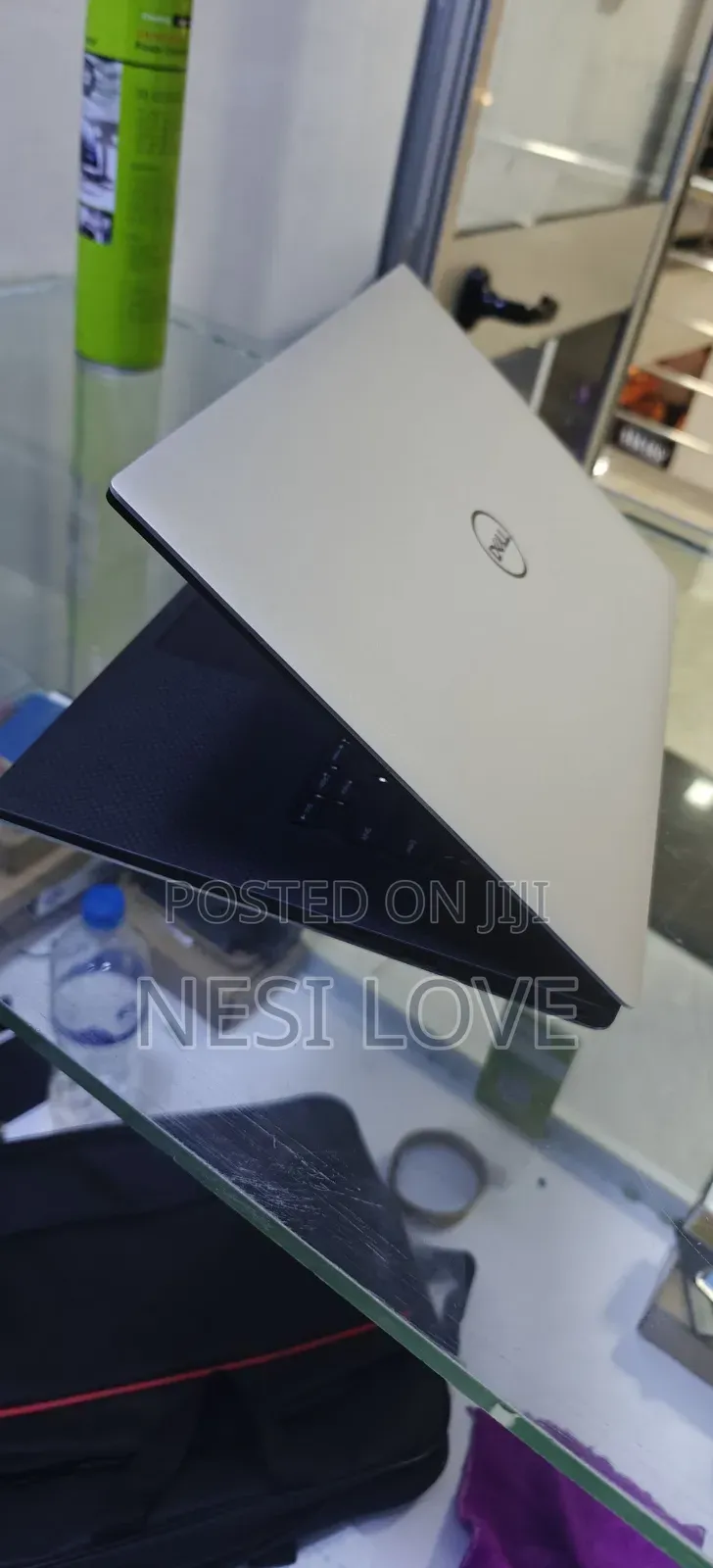 New Laptop Dell Precision 5540 16GB Intel Core I7 SSD 1T