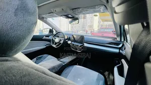 Volkswagen ID.6 Crozz 66 kWh RWD 2022 White