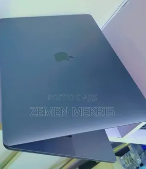 New Laptop Apple MacBook Pro 2017 16GB Intel Core I7 SSD 512GB