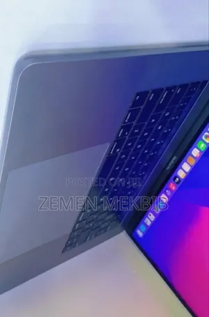 New Laptop Apple MacBook Pro 2017 16GB Intel Core I7 SSD 512GB