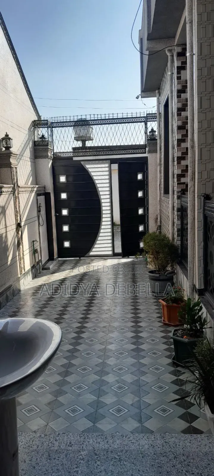 Furnished 5bdrm House in Gelan, Sidamowash, Addis Ketema for sale