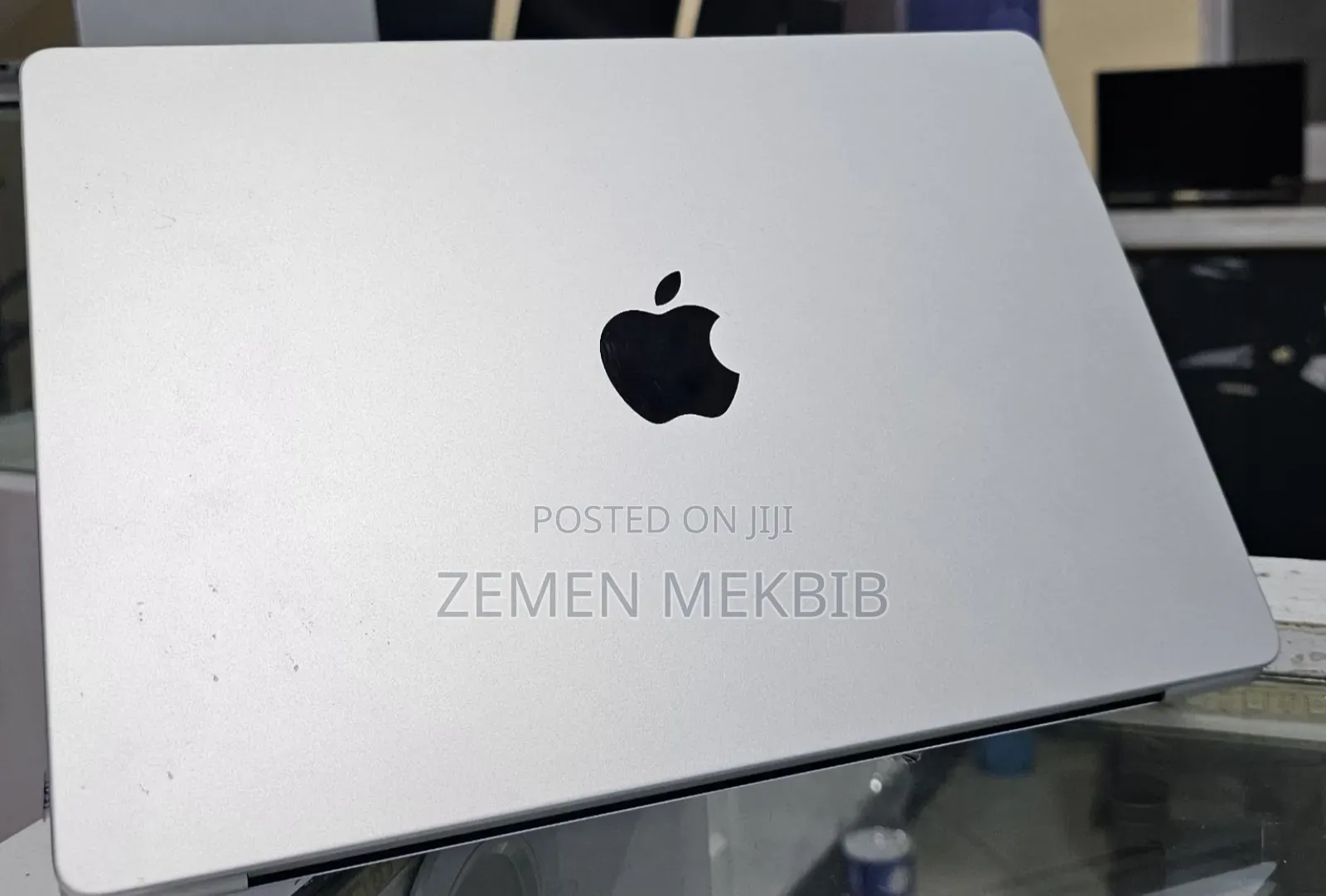 New Apple MacBook Pro 2023 M3 14-Inch 8GB Intel Core I7 SSD 512GB