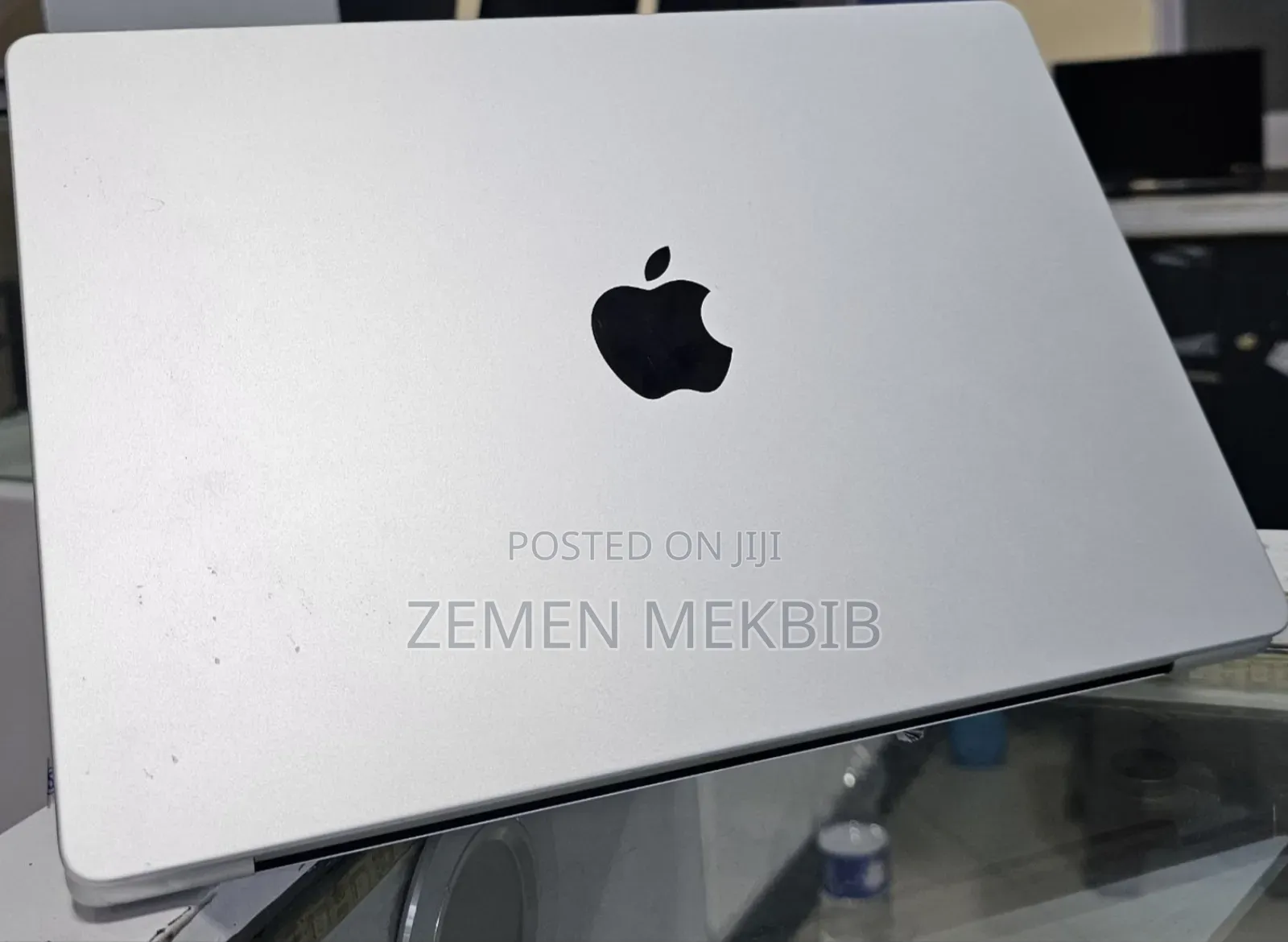 New Apple MacBook Pro 2023 M3 14-Inch 8GB Intel Core I7 SSD 512GB