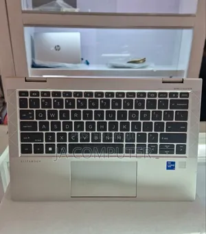 New Laptop HP EliteBook 830 G8 16GB Intel Core I7 SSD 512GB