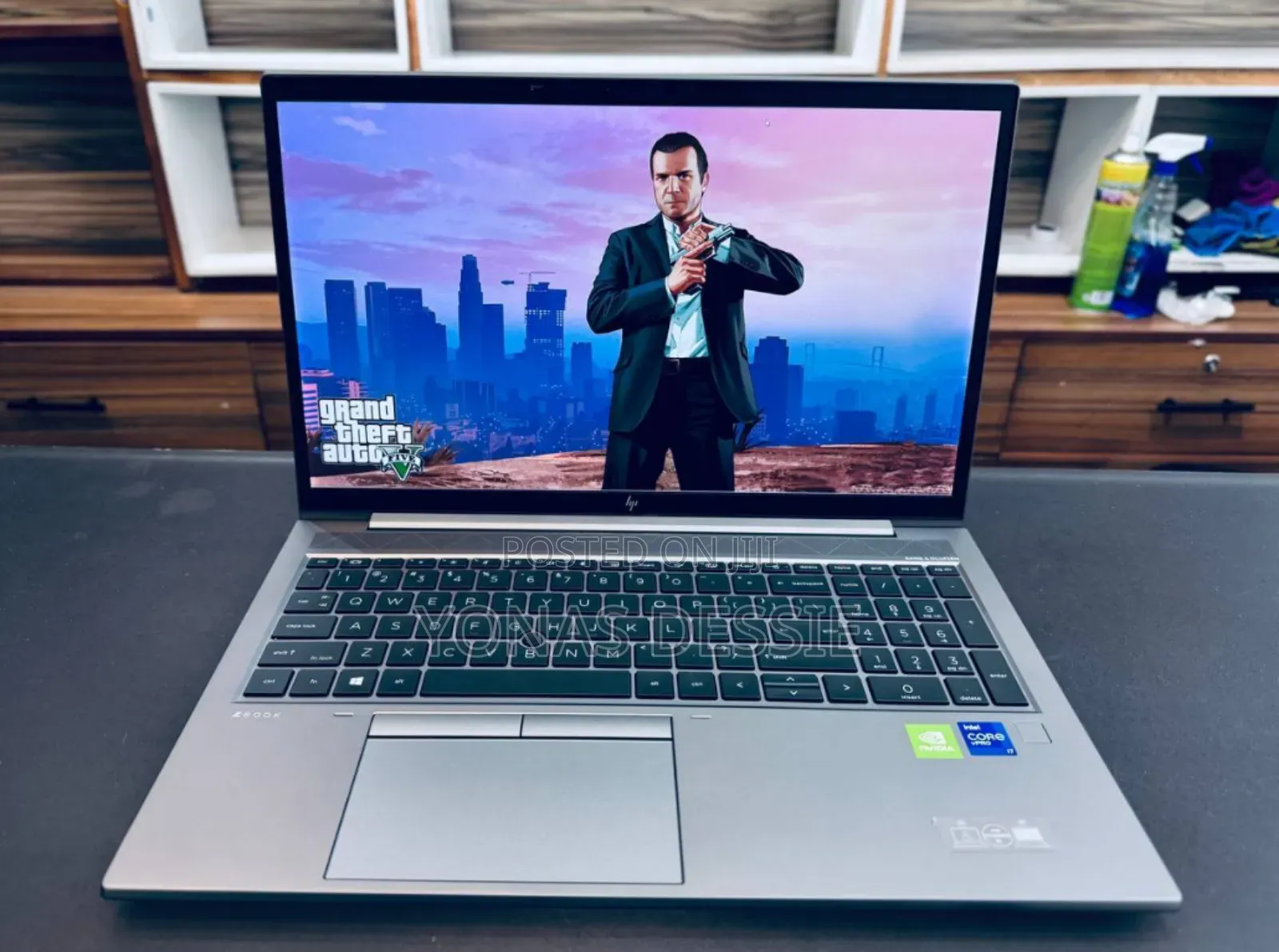 New Laptop HP ZBook Firefly G8 16GB Intel Core I7 SSD 1T