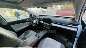 Volkswagen ID.6 2022 White