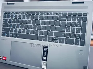 New Laptop Lenovo Yoga 7i 8GB AMD Ryzen 5 SSD 512GB