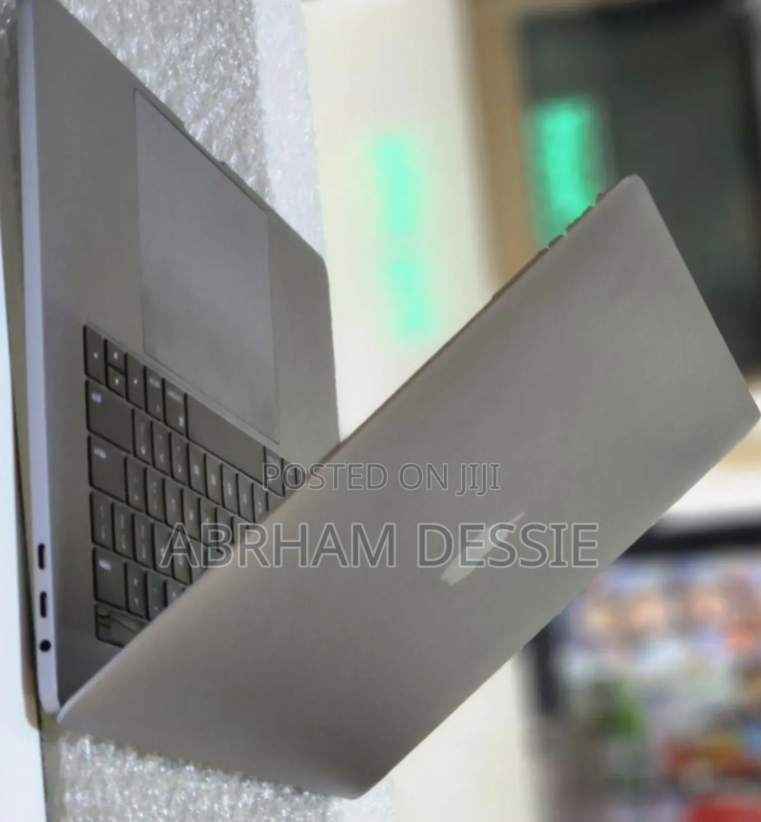 New Laptop Apple MacBook Pro 2017 4GB Intel Core I7 SSD 512GB