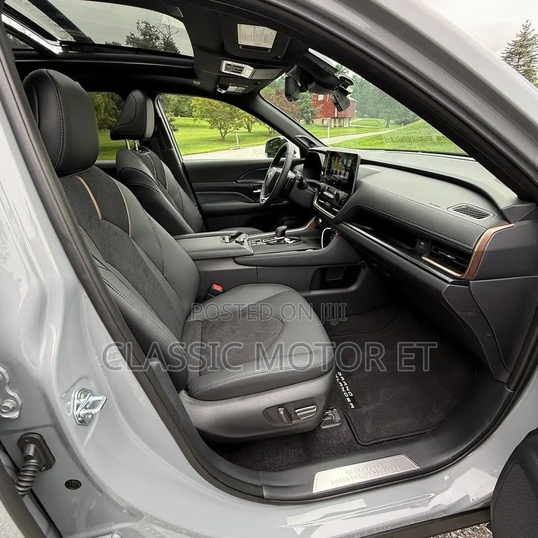 New Toyota Grand Highlander Hybrid 2025 Silver