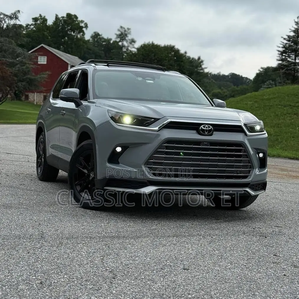 New Toyota Grand Highlander Hybrid 2025 Silver