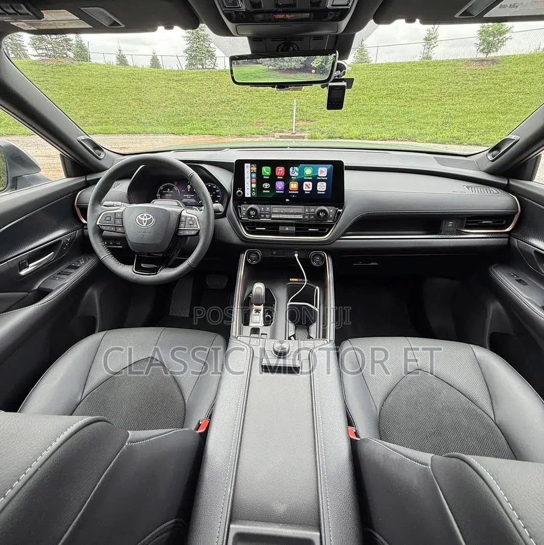 New Toyota Grand Highlander Hybrid 2025 Silver