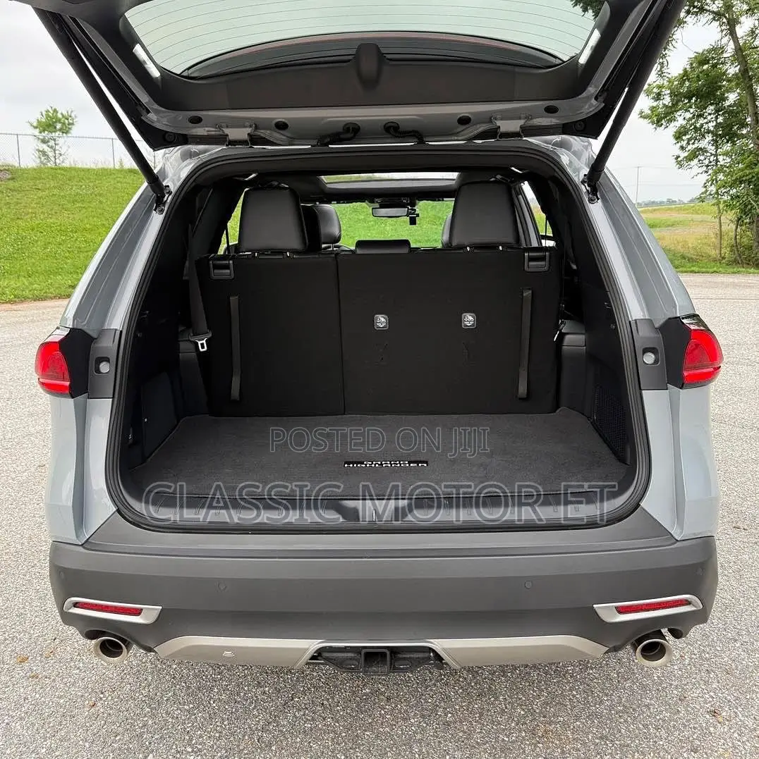 New Toyota Grand Highlander Hybrid 2025 Silver