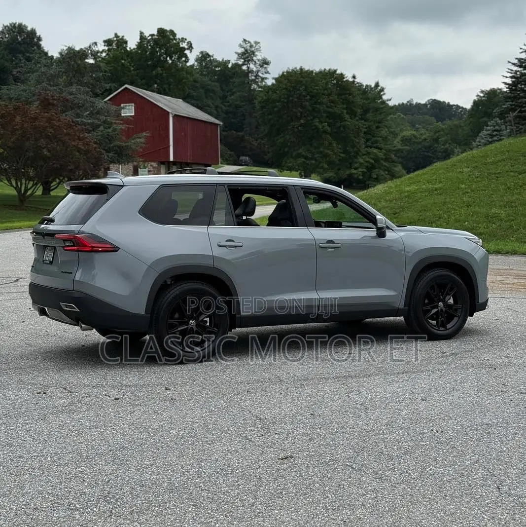 New Toyota Grand Highlander Hybrid 2025 Silver