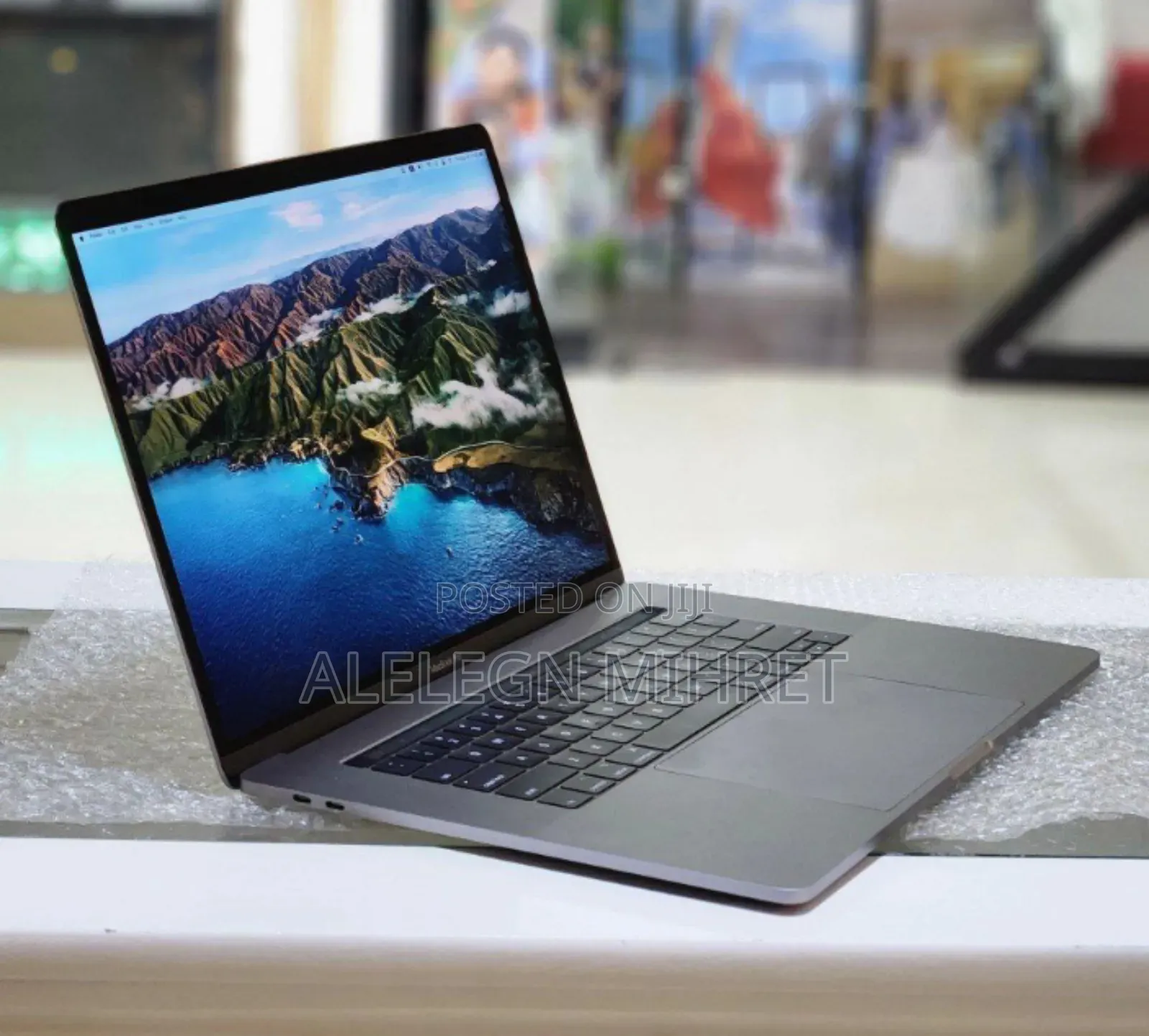 New Laptop Apple MacBook Pro 2017 16GB Intel Core I7 SSD 512GB