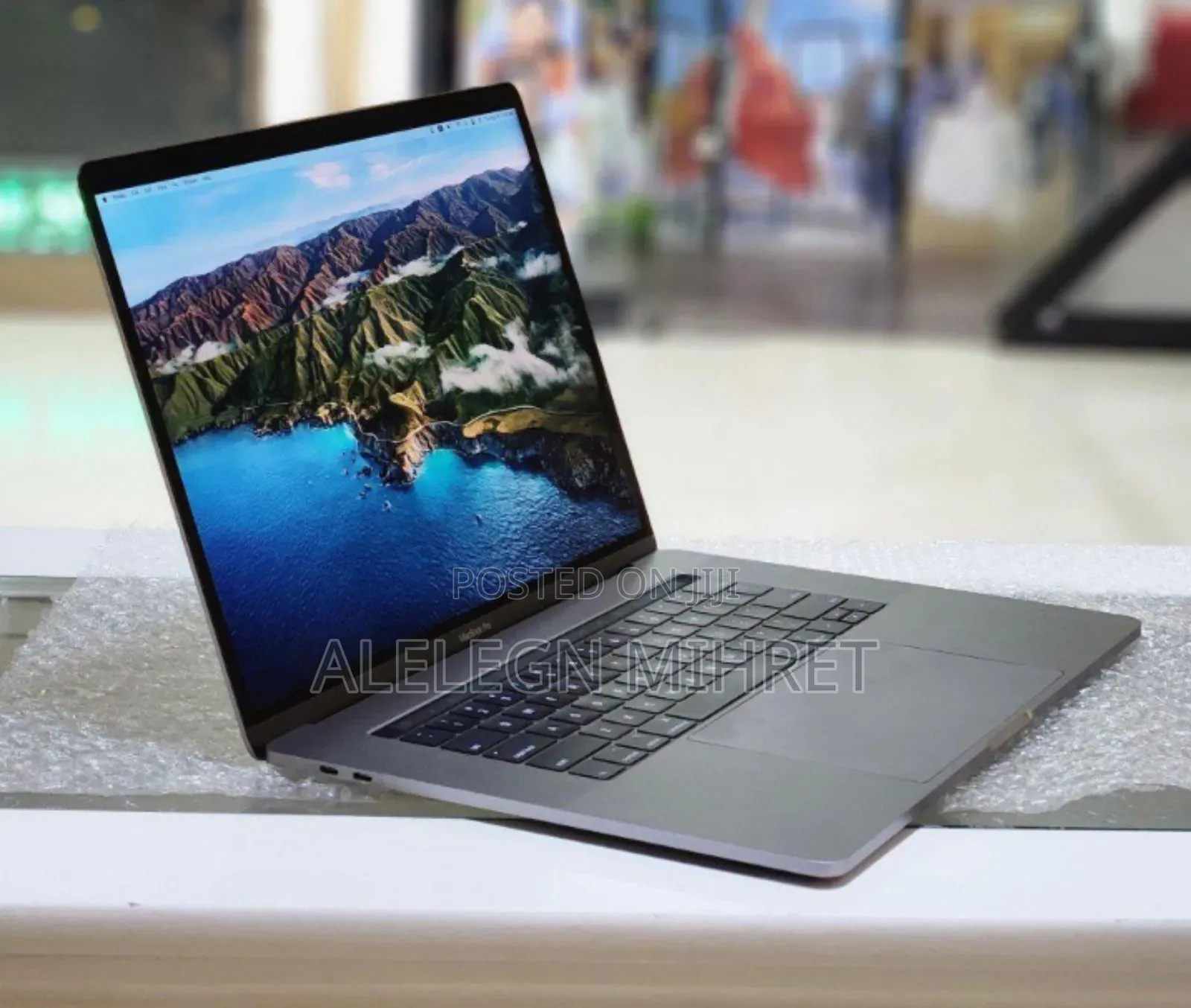 New Laptop Apple MacBook Pro 2017 16GB Intel Core I7 SSD 512GB