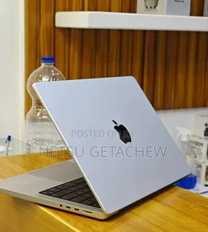 New Laptop Apple MacBook Pro M1 16GB SSD 1T