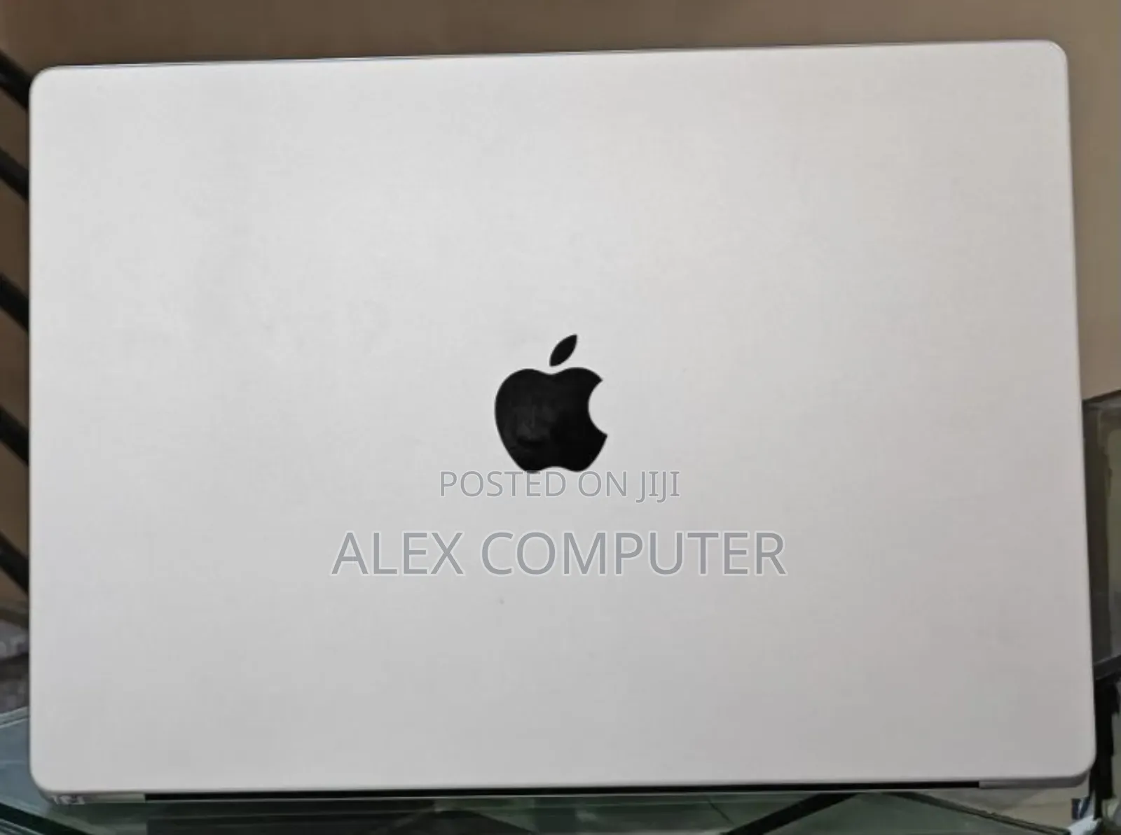 New Laptop Apple MacBook Pro M1 16GB Apple M1 Pro SSD 1T