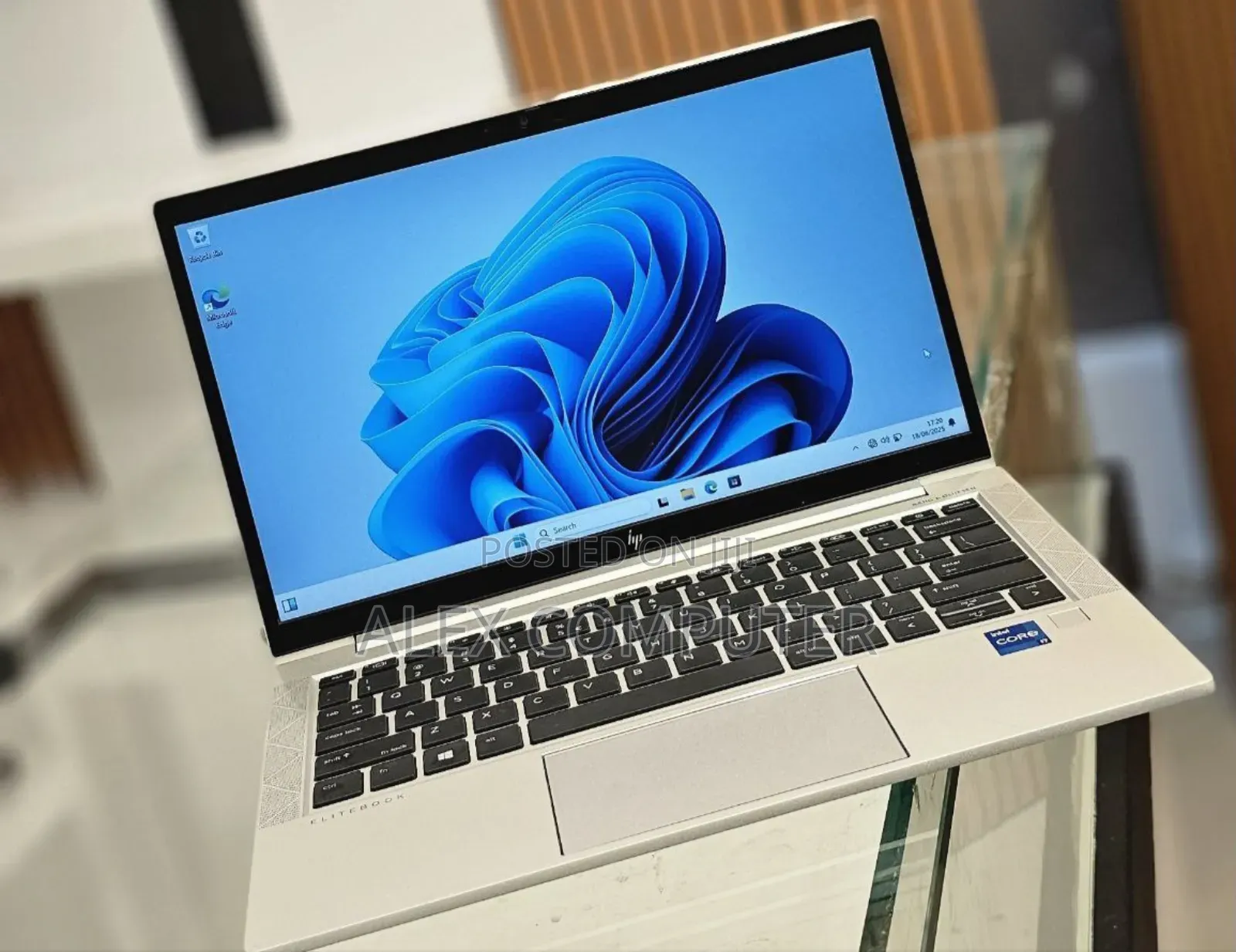 New Laptop HP EliteBook 830 G8 16GB Intel Core I7 SSD 512GB