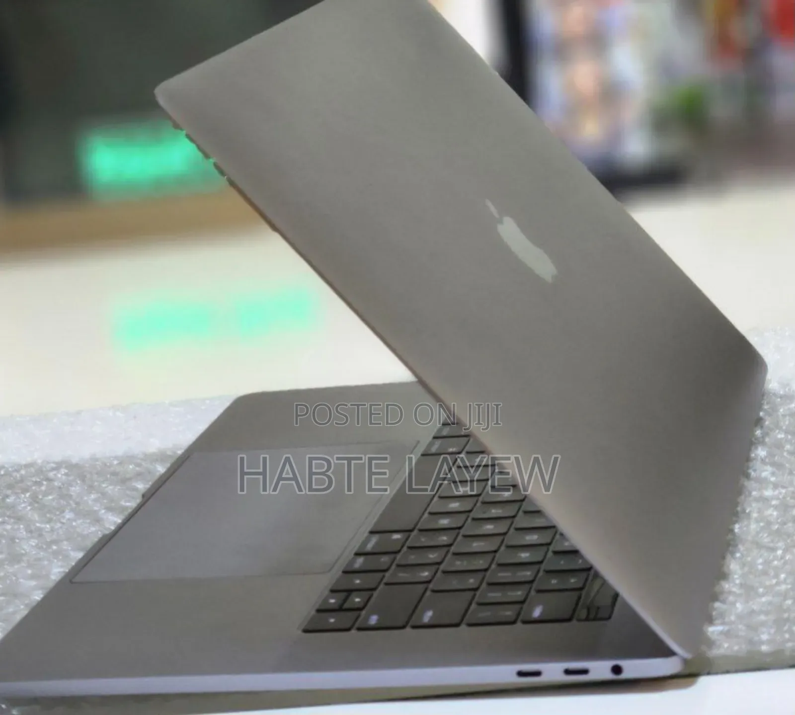 New Laptop Apple MacBook Pro 2017 16GB Intel Core I7 SSD 512GB