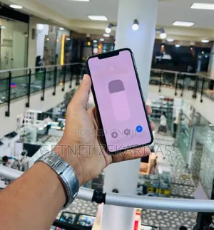 New Apple iPhone 11 Pro Max 64 GB Gold