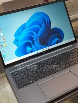New Laptop HP ZBook Firefly 16 G10 32GB Intel Core I7 SSD 512GB