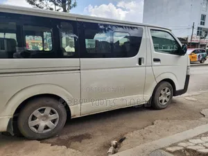 Toyota HiAce 2020 White