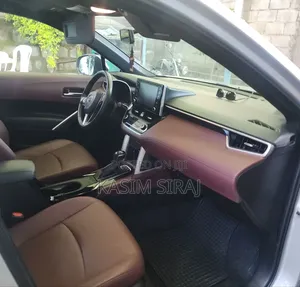 Toyota Corolla Cross Hybrid 2023 Silver