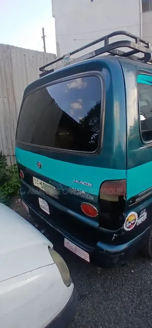 Toyota HiAce 2004 Blue