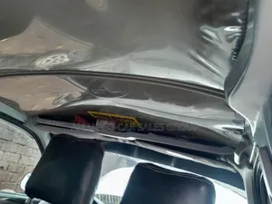 Toyota HiAce 2000 Silver