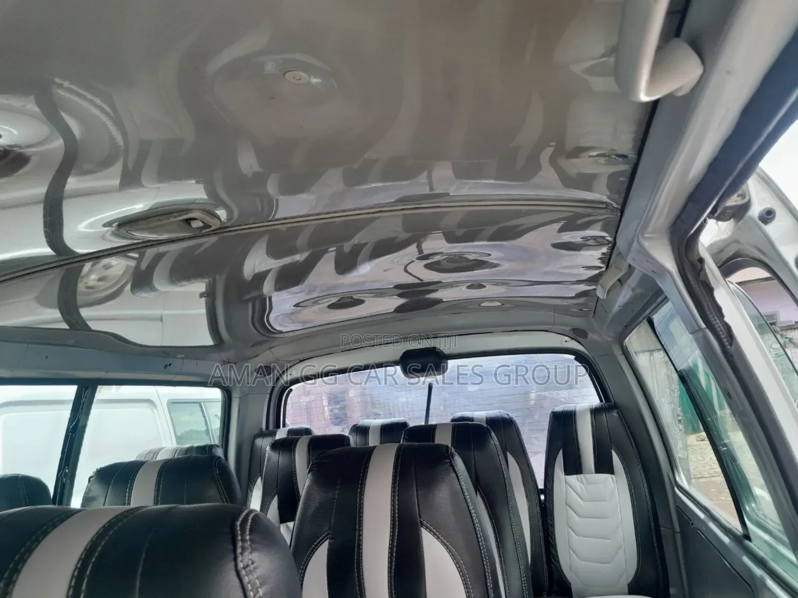 Toyota HiAce 2000 Silver