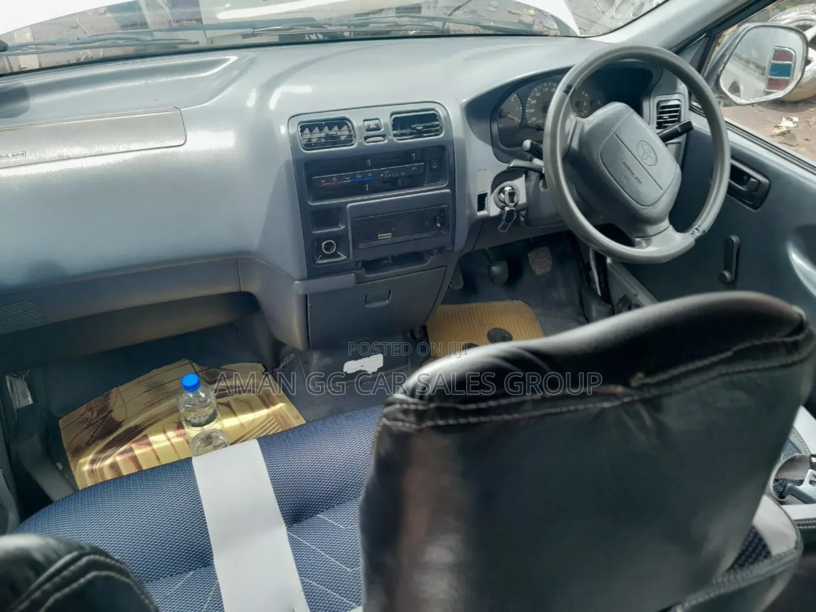 Toyota HiAce 2000 Silver