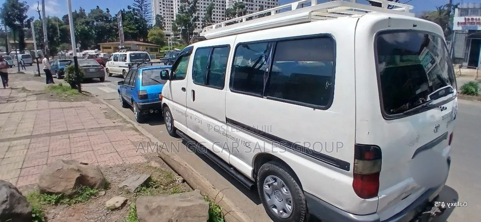 Toyota HiAce 2001 White