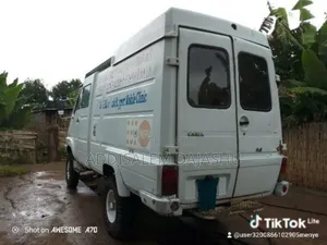 Toyota HiAce 2007 Grey