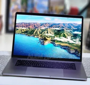 New Laptop Apple MacBook Pro 2017 16GB Intel Core I7 SSD 512GB